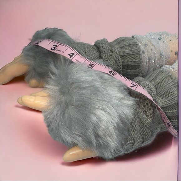 SXY l Elegant Silver Arm Sleeves Shimmery & Sheer, Gray Fuzzy, Fingerless Gloves - Picture 4 of 13